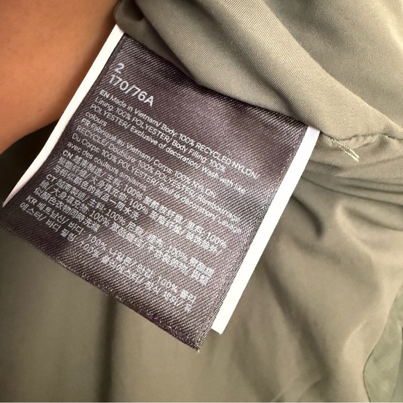 Lululemon Quilted Light Insulation Cropped Jacket
Ether Green - Picture 2 of 10